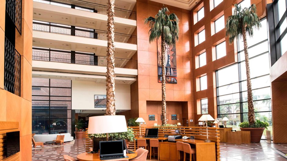Sheraton Pilar Hotel & Convention Center Exterior