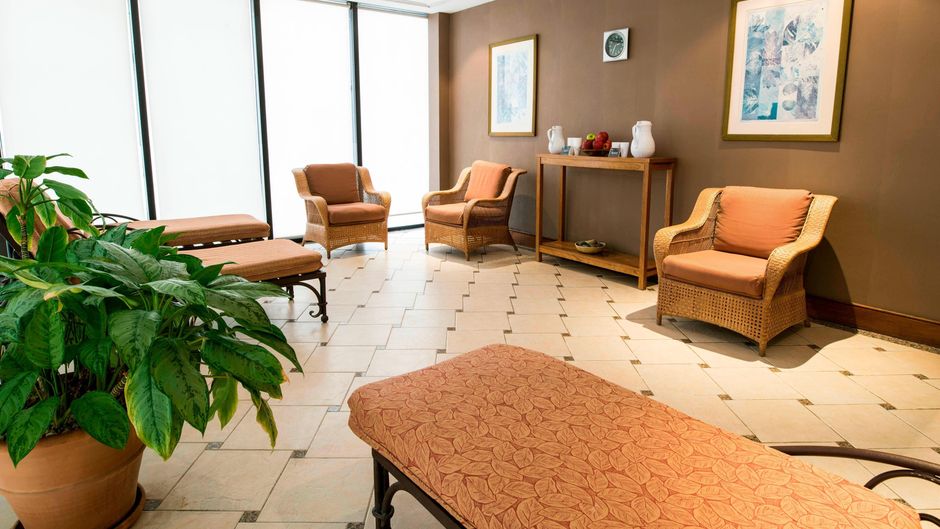 Sheraton Pilar Hotel & Convention Center Spa