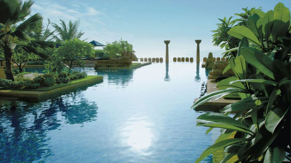 JW Marriott Mumbai Juhu Pool