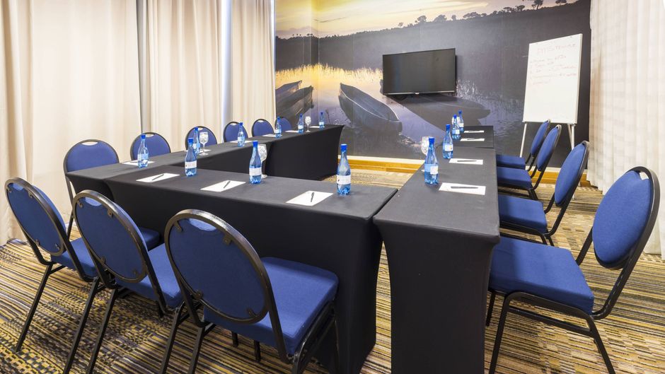 Protea Hotel Gaborone Masa Square Meeting