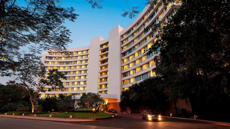 Lakeside Chalet-Marriott Executive Apts Exterior