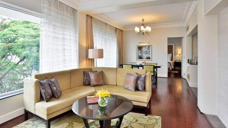 Lakeside Chalet-Marriott Executive Apts Room