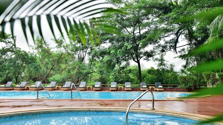 Lakeside Chalet-Marriott Executive Apts Pool