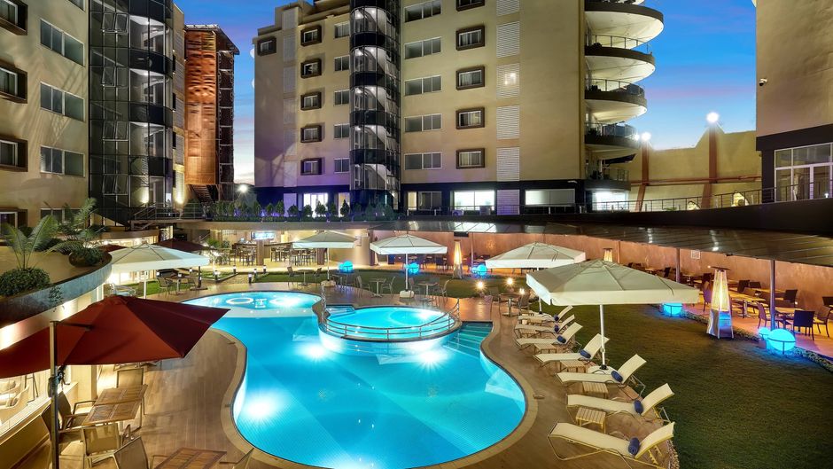 Protea Hotel Kampala Skyz Pool