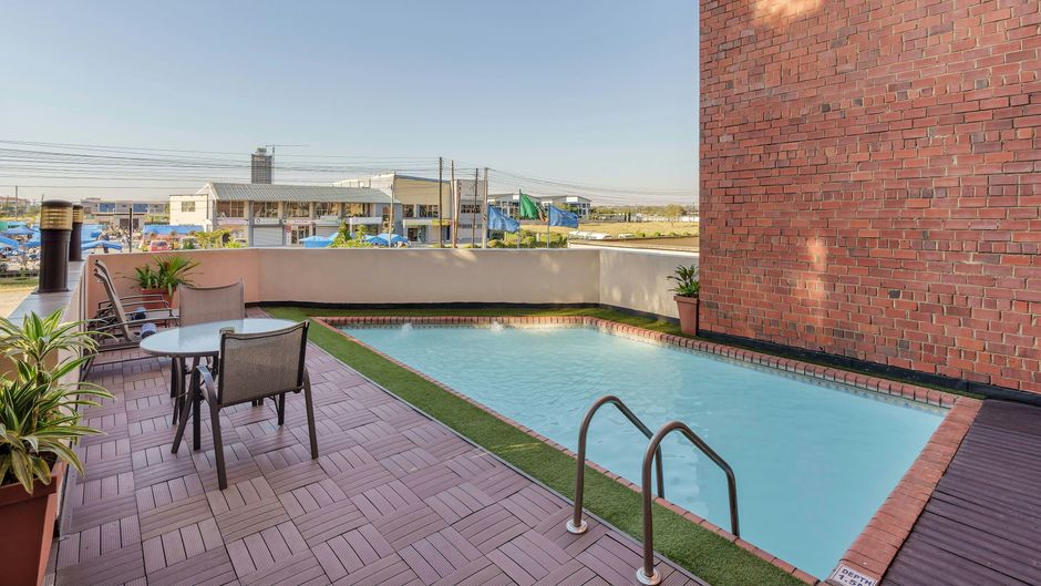 Protea Hotel Lusaka Tower Pool