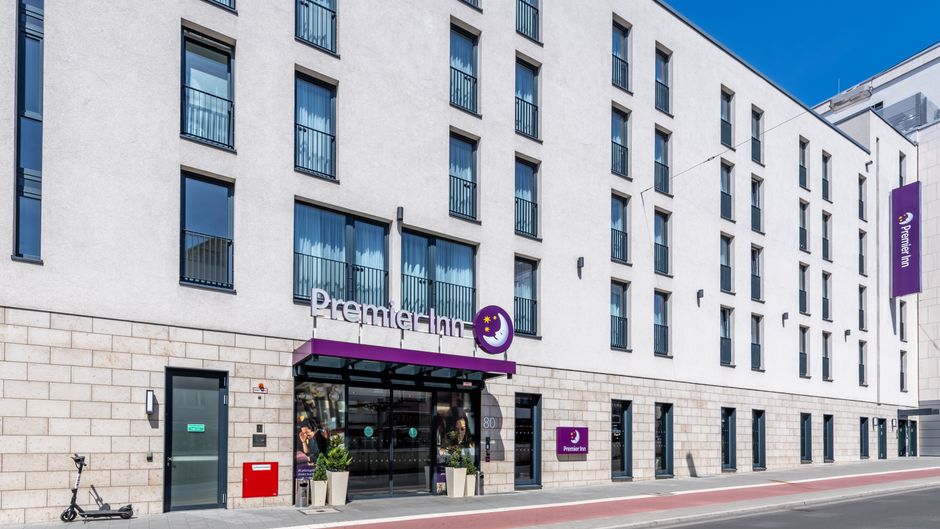 Premier Inn Duesseldorf City Ost Exterior
