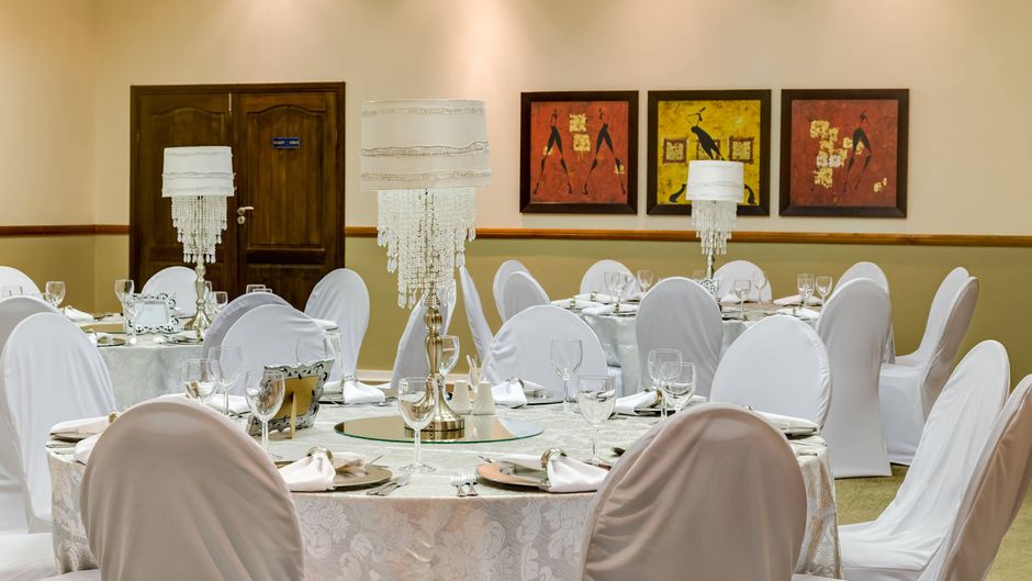 Protea Hotel Umfolozi River Lobby