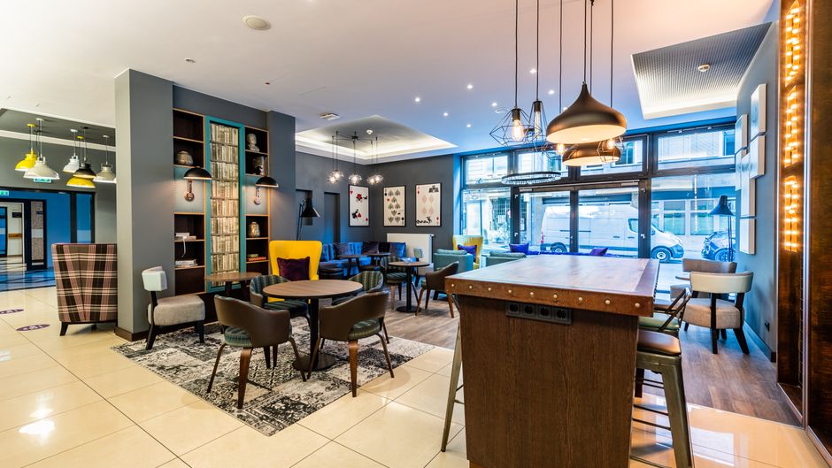 Premier Inn Frankfurt City Centre Lobby