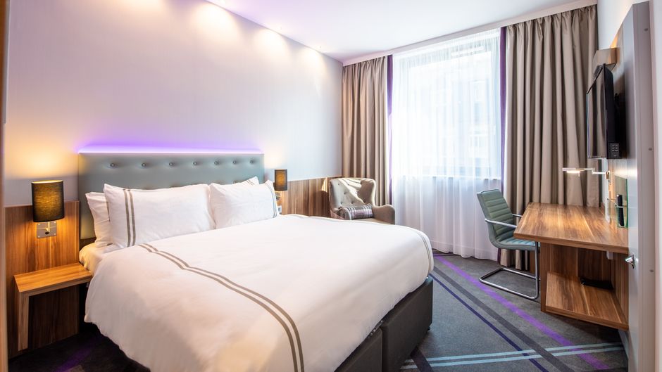 Premier Inn Frankfurt City Centre Room