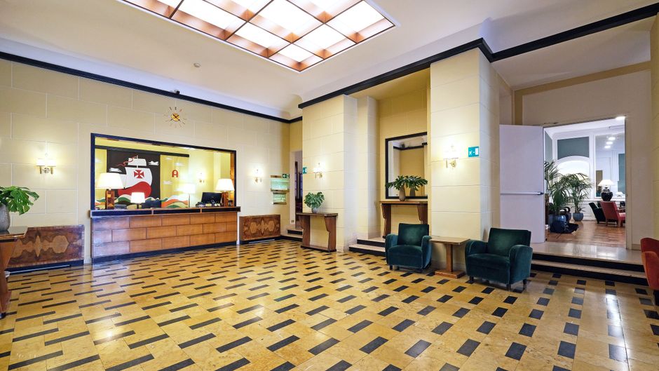 Atlantico Hotel Lobby