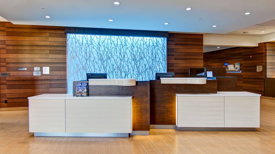 Fairfield Inn & Suites Kamloops Lobby