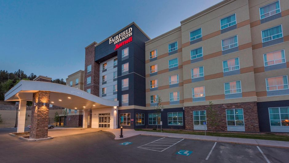 Fairfield Inn & Suites Kamloops Exterior