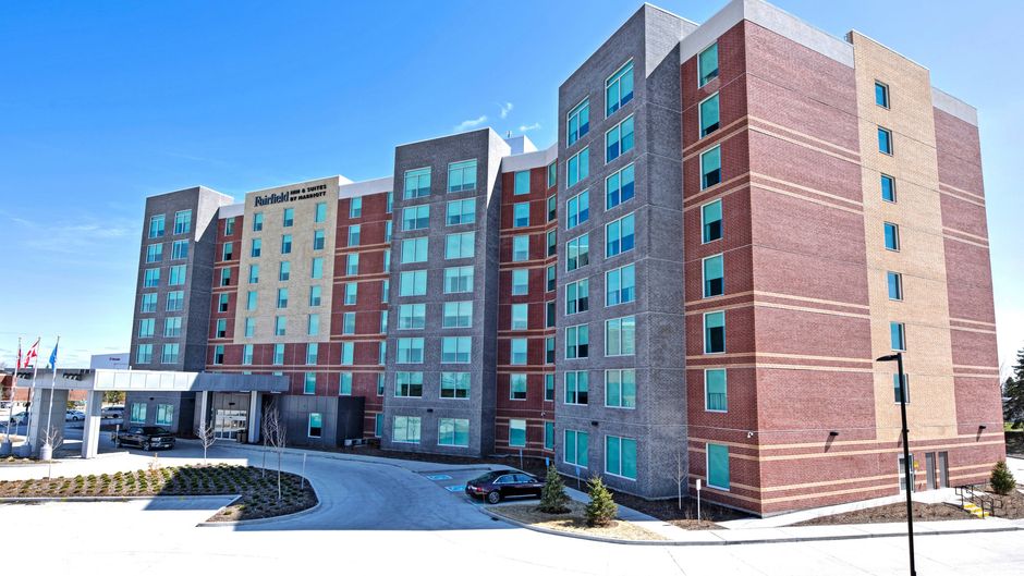 Fairfield Inn & Suites Ottawa Airport Exterior