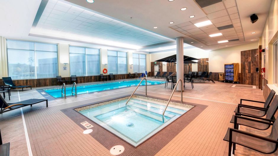 Fairfield Inn & Suites Ottawa Airport Pool