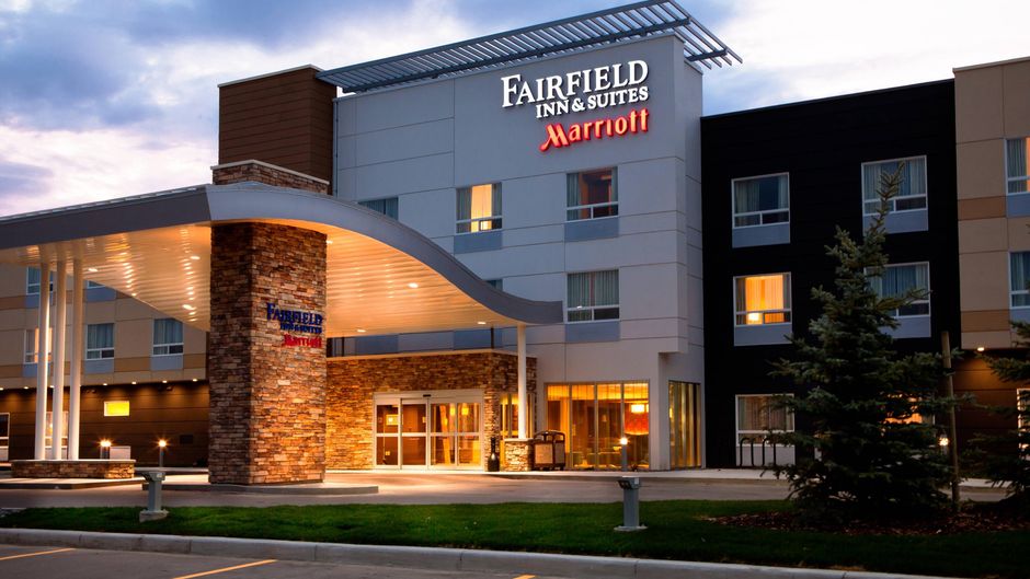Fairfield Inn & Suites Lethbridge Exterior