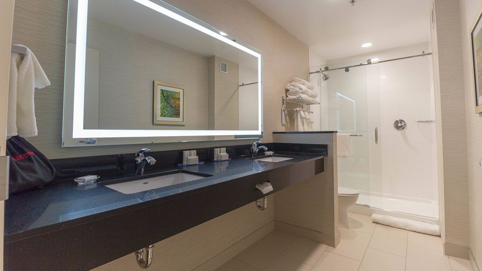 Fairfield Inn & Suites Regina Room