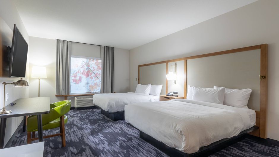 Fairfield Inn & Suites Salmon Arm Room