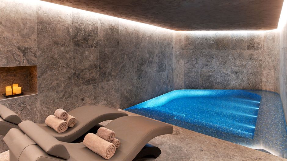 The St. Regis Istanbul Pool