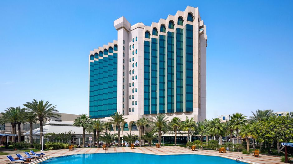 Sheraton Dammam Hotel & Convention Ctr Pool