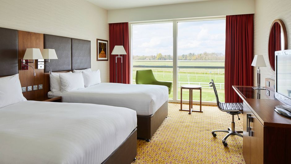 Lingfield Park Marriott Hotel Room