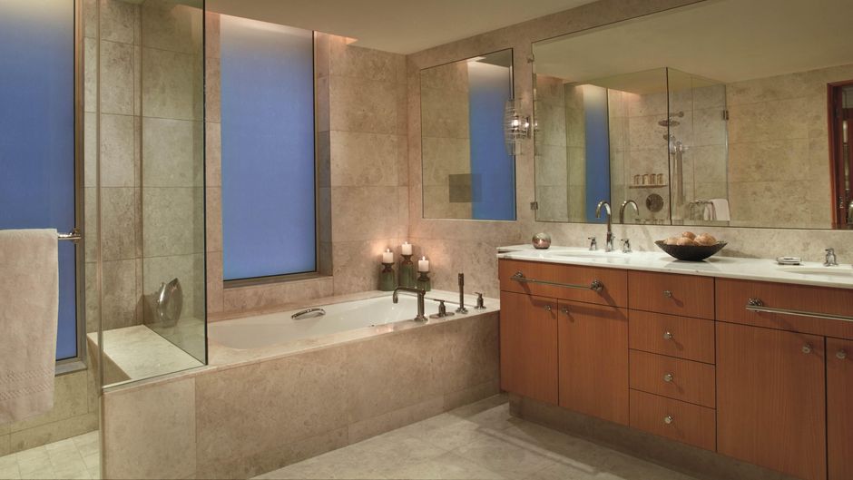 Ritz-Carlton Executive Residences, Dubai Room
