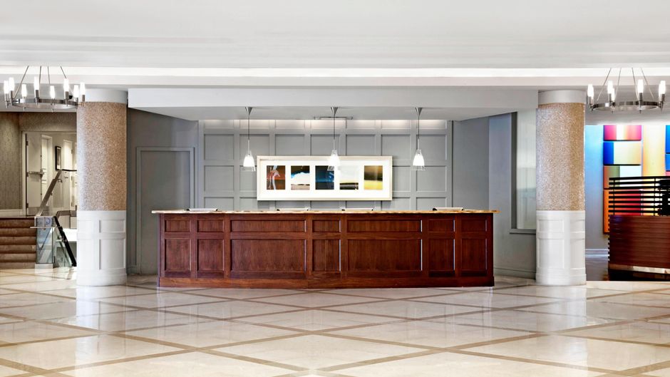 Sheraton Parkway Toronto North Hotel Lobby