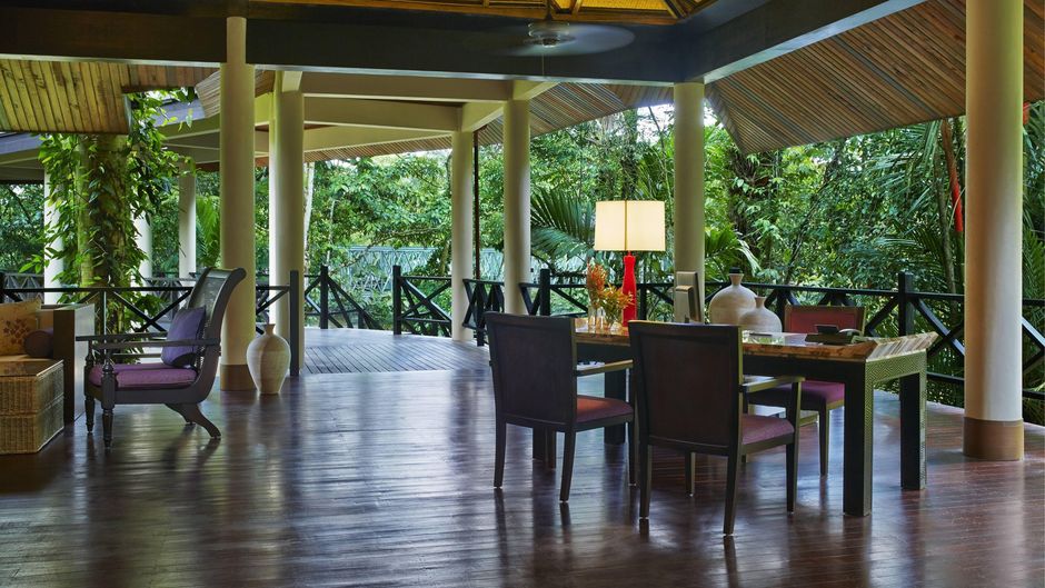 Mulu Marriott Resort & Spa Lobby
