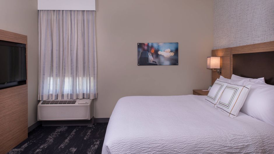 TownePlace Suites Saskatoon Room