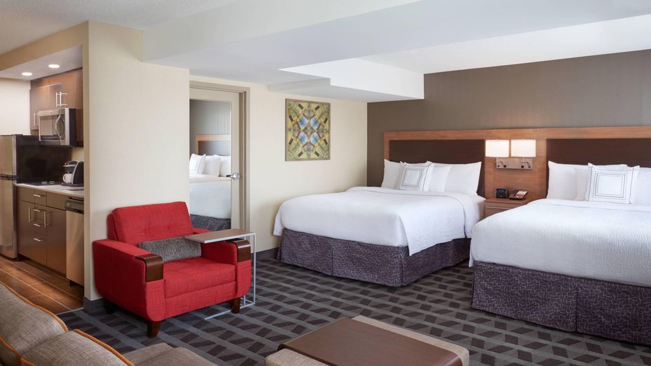 TownePlace Suites by Marriott Windsor Suite