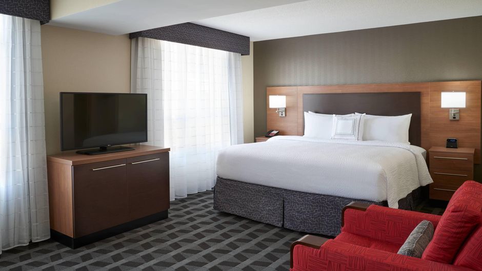 TownePlace Suites by Marriott Windsor Suite