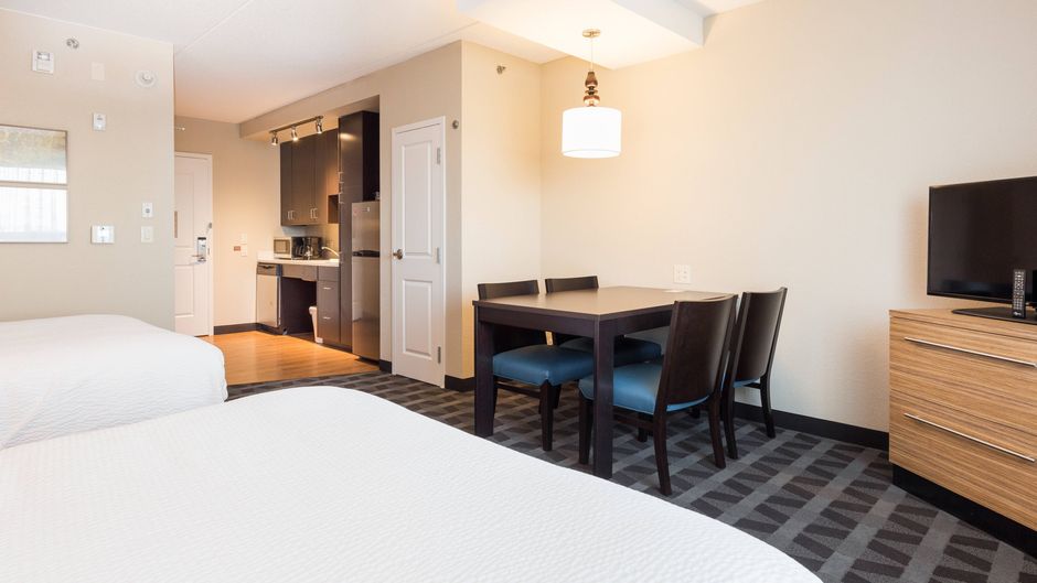 TownePlace Suites Edmonton South Room