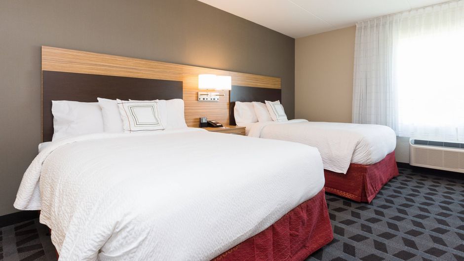 TownePlace Suites Edmonton South Room