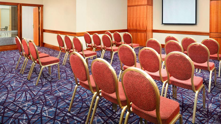 Sheraton Skyline Hotel London Heathrow Meeting