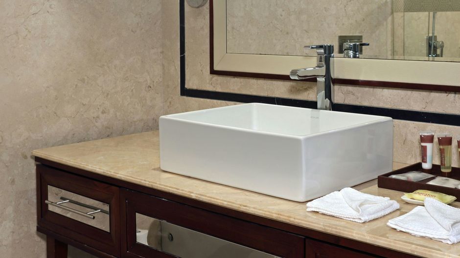 Sheraton Grand Pune Bund Garden Hotel Room