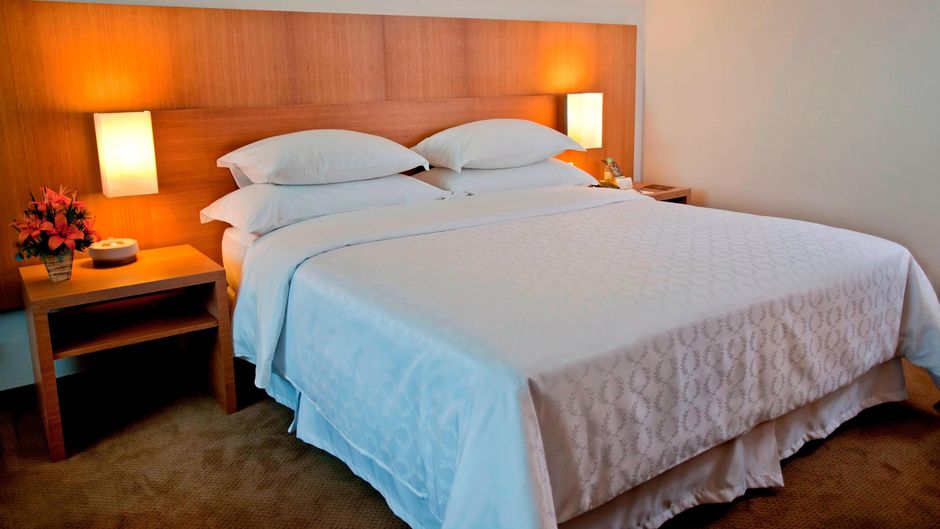 Sheraton Vitoria Hotel Room