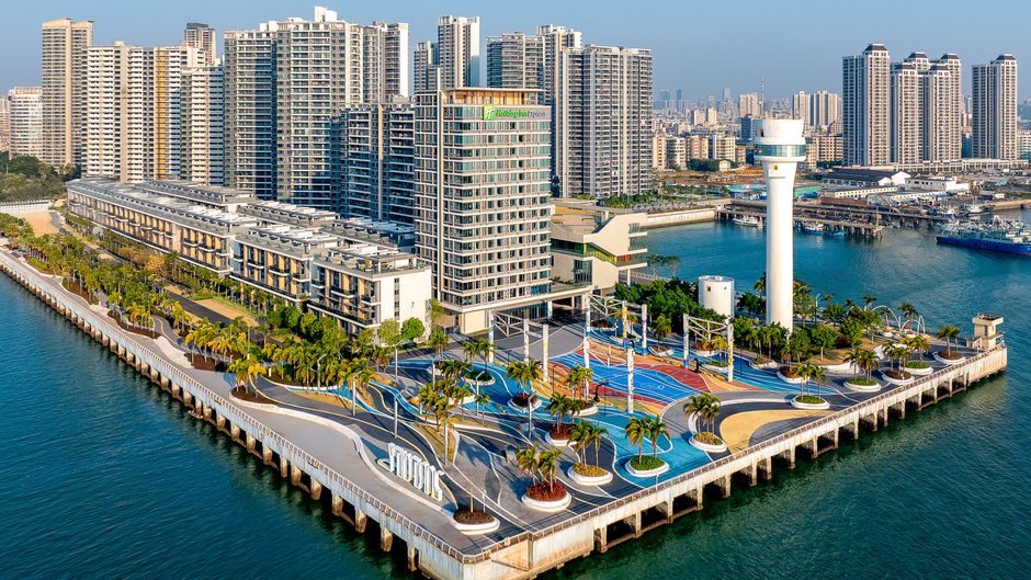 Holiday Inn Exp Zhanjiang Coast Exterior