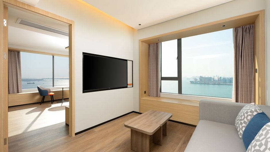 Holiday Inn Exp Zhanjiang Coast Suite