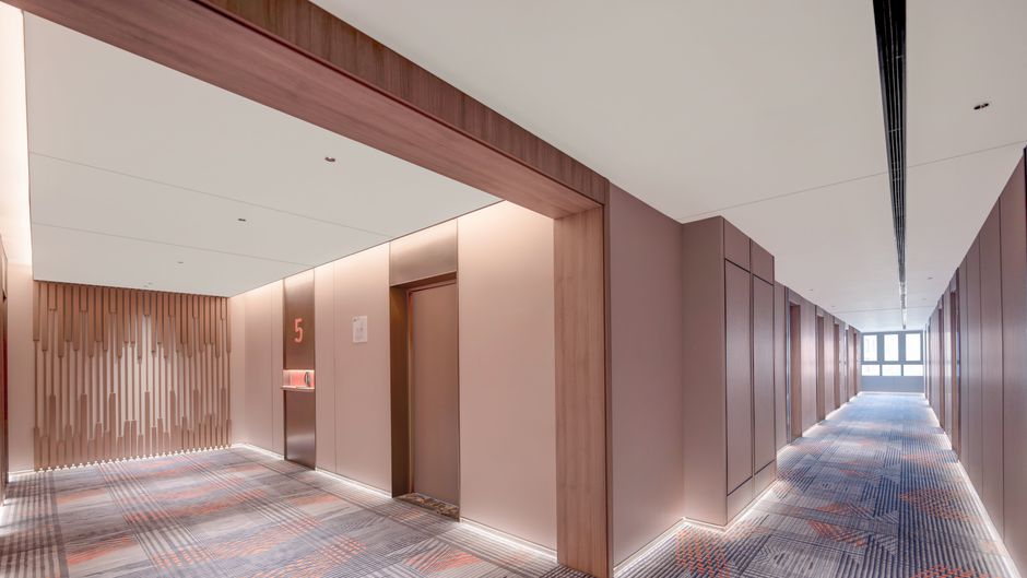 Holiday Inn Exp Ciqikou Ancient Lobby