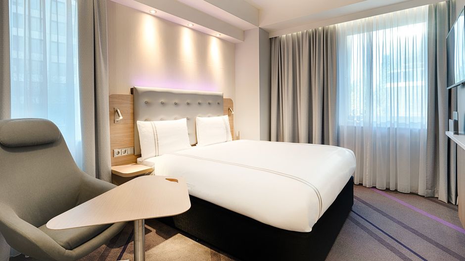 Premier Inn Frankfurt Westend Hotel Room