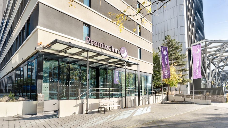 Premier Inn Frankfurt Westend Hotel Exterior