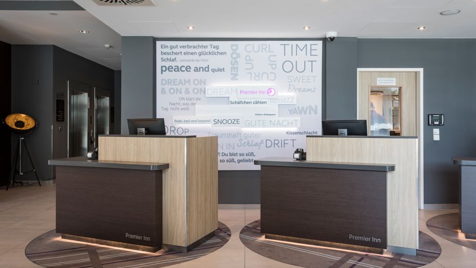 Premier Inn Freiburg City Sud Lobby