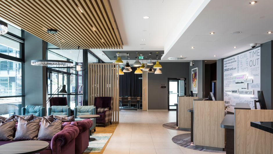 Premier Inn Freiburg City Sud Lobby