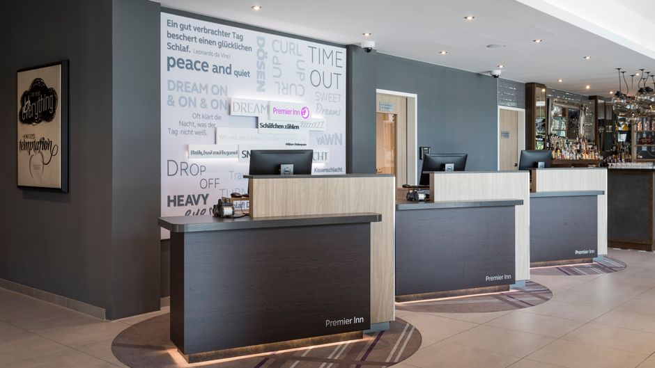 Premier Inn Freiburg City Sud Lobby