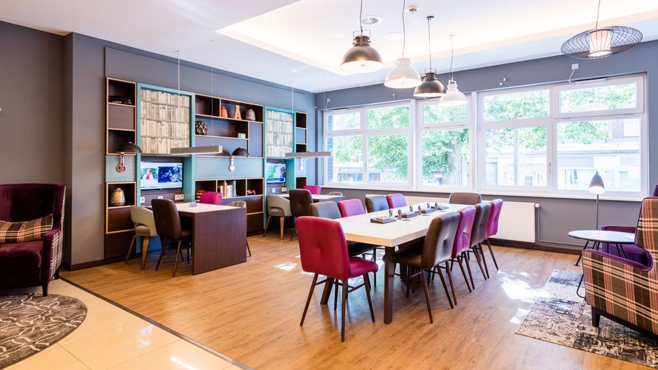 Premier Inn Hamburg City Alster Lobby