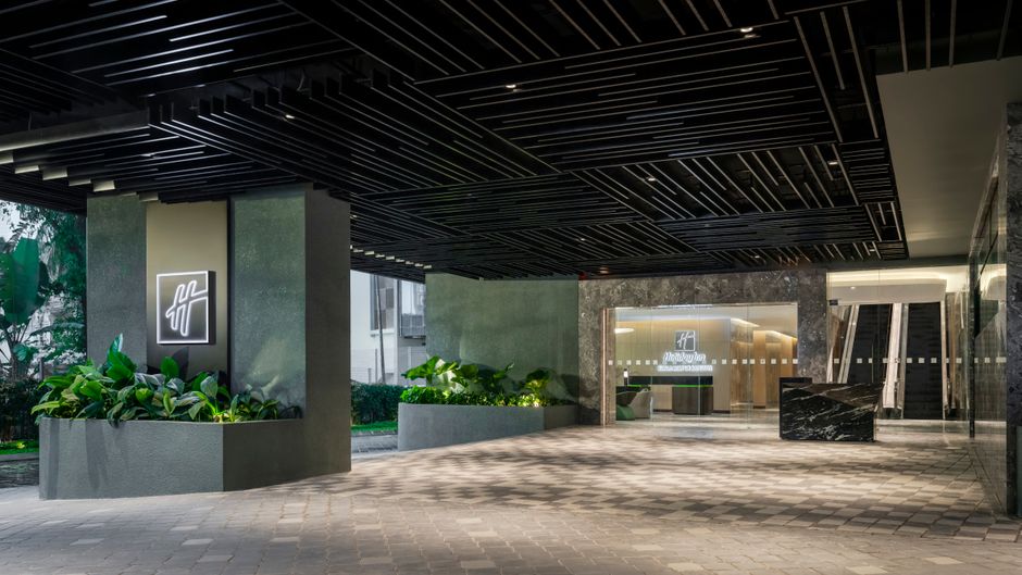 Holiday Inn Bangsar Exterior