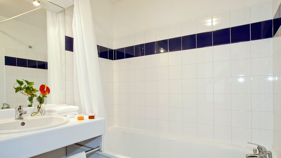 Sejours & Affaires Saint Nicolas Room