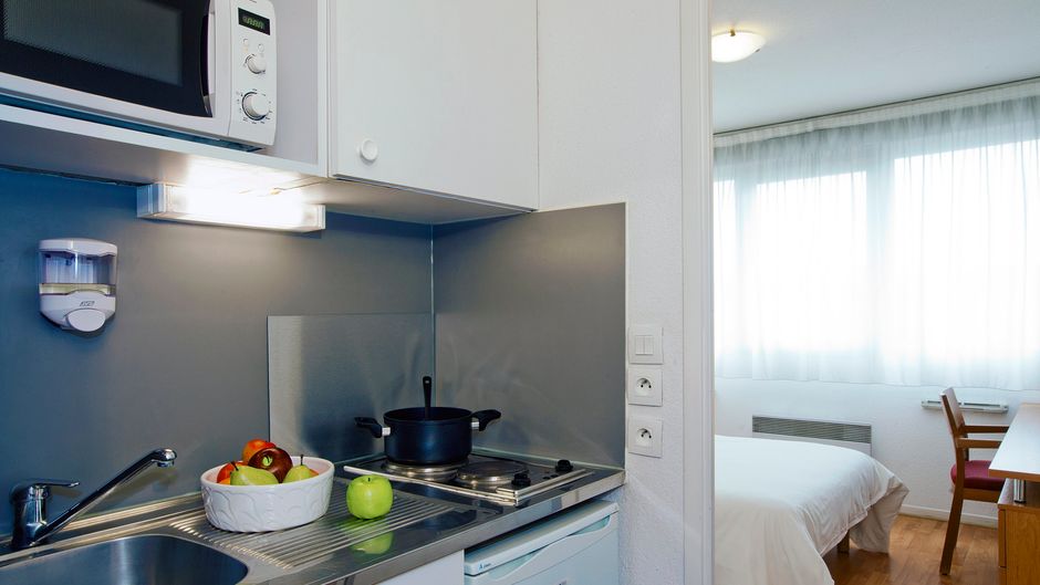Sejours & Affaires Saint Nicolas Room