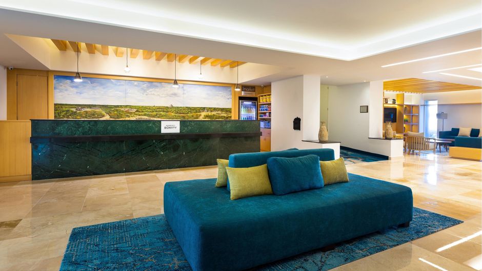 Courtyard by Marriott Cancun Airport Lobby