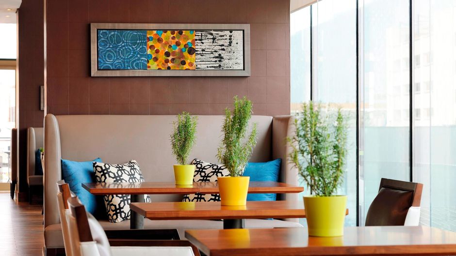 Residence Inn by Marriott Kuwait City Restaurant