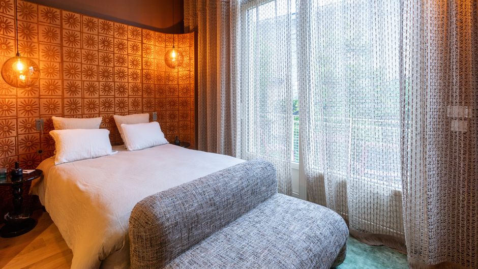 YNDO Hotel Room